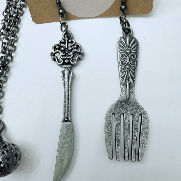 “Liza Luna Handmade” Pewter Finish Utensil Jewelry Set - Picture 4 of 8